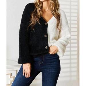 NEW LOVE SALVE chic v-neck cardigan in black